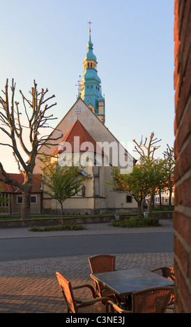 Kirche in Sassenberg in Deutschland in der Abendsonne Stockfoto