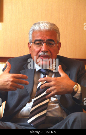 Ägyptischer Ministerpräsident Ahmed Nazif während eines Interviews in Kairo. Stockfoto