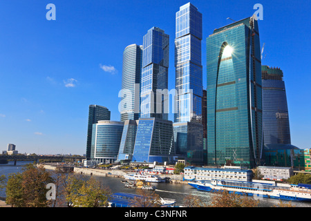 Bau von modernen Wolkenkratzer-Business-Center in Moskau, Russland. Stockfoto