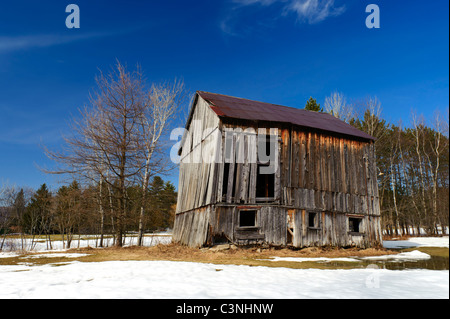 Alten verfallenen Scheune in der Eastern Townships, Provinz Quebec, Kanada. Stockfoto