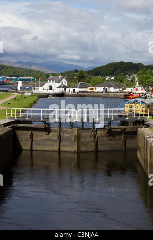 Der Caledonian Canal in Schottland verbindet der schottischen Ostküste in Inverness mit der Westküste bei Corpach in der Nähe von Fort William. Stockfoto