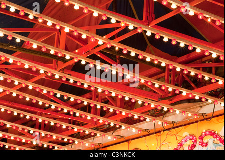 Nahaufnahme von bunten Lichtern an der Evergreen State Fair Stockfoto