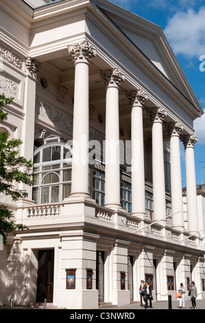 Das Royal Opera House in Covent Garden, London, England, UK Stockfoto