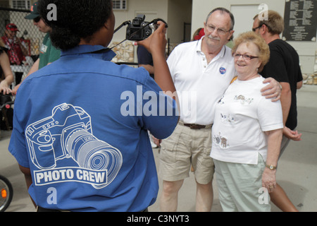 Pflanze Stadt Florida, Florida Erdbeer Festival, Veranstaltung, Erwachsene Erwachsene Männer Mann, Frau Frauen weibliche Dame, ältere Senioren alte ältere Bürger pensi Stockfoto