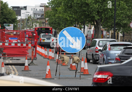 Fahrzeugen, Baumaßnahmen in London, England Stockfoto