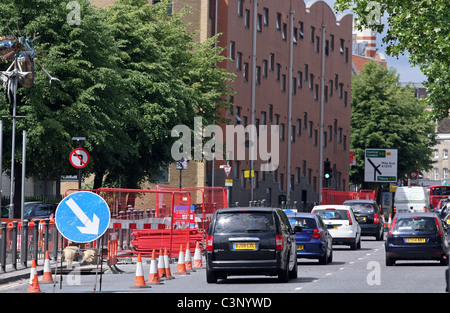 Fahrzeugen, Baumaßnahmen in London, England Stockfoto