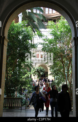 Eingang von der Ny Carlsberg Glyptotek Museum beherbergt Sammlungen von Skulpturen und Gemälden, Kopenhagen, Dänemark Stockfoto