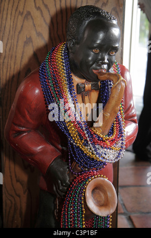 Lakeland Florida, Harry's Seafood Bar & Grille, Black Blacks Afrikaner ethnische Minderheit, Musiker, spielen, Saxofon, Statue, Mardi Gras Bea Stockfoto