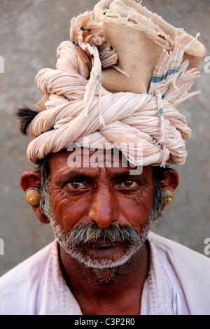 Ein Porträt der indischen Bauern aus Gujarat, Indien Stockfoto