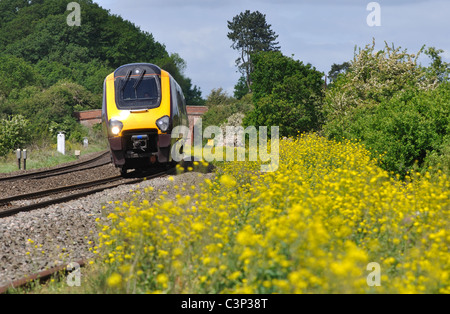 Arriva Cross Country Voyager Zug in der Nähe des Königs Sutton, Northamptonshire, UK Stockfoto