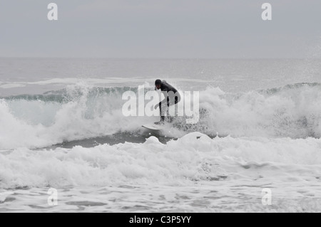 Surfen in Porth Ceiriad Abersoch auf der Lleyn-Halbinsel Stockfoto