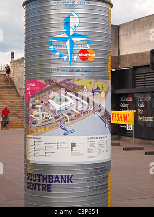 Beschilderung in der Nähe der Hayward Gallery für das Southbank Centre 2011 60. Jubiläum des Festival of Britain 1951 Stockfoto