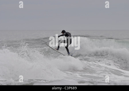 Surfen in Porth Ceiriad Abersoch auf der Lleyn-Halbinsel Stockfoto