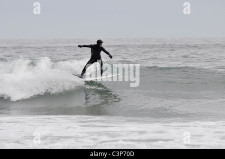 Surfen in Porth Ceiriad Abersoch auf der Lleyn-Halbinsel Stockfoto