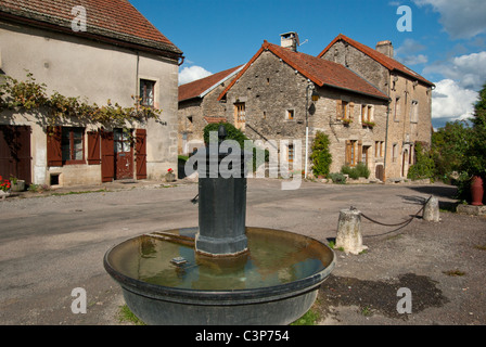 Chateauneuf Burgund Frankreich Dorf Wasserpumpe Stockfoto