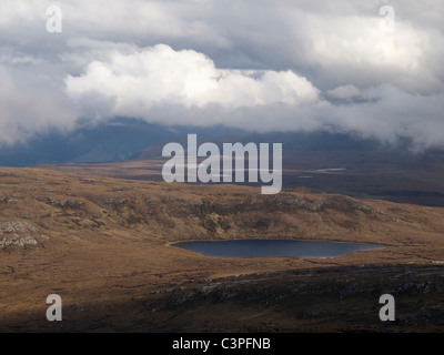 Östlich von Beinn Nam Ban in der Nähe von Ullapool, Schottland anzeigen Stockfoto