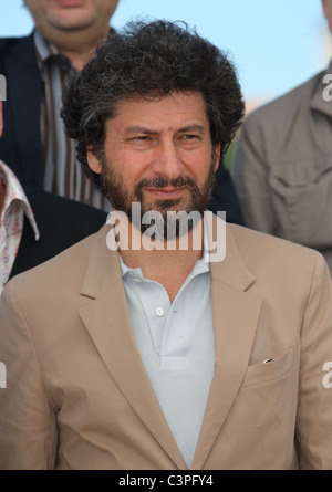 RADU MIHAILEANU der europäischen Regisseuren PHOTOCALL CANNES FILM FESTIVAL 2011 PALAIS DES FESTIVAL CANNES Frankreich 16 Mai 2011 Stockfoto