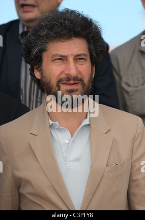 RADU MIHAILEANU der europäischen Regisseuren PHOTOCALL CANNES FILM FESTIVAL 2011 PALAIS DES FESTIVAL CANNES Frankreich 16 Mai 2011 Stockfoto