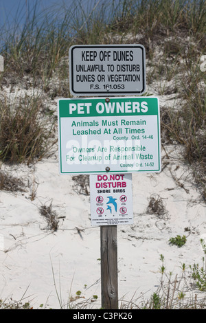 Ökologische Strand Schilder an Smyrna Beach Stockfoto