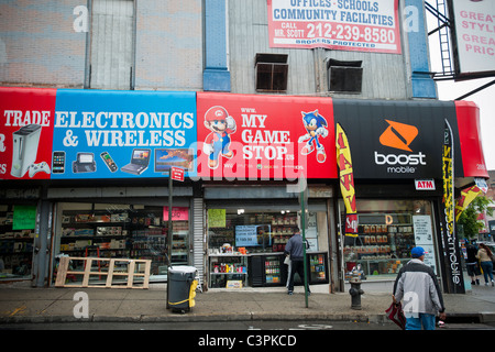 Ein Elektronik-Geschäft, imitieren die GameStop-Marke in der Nabe, im Abschnitt "Melrose" des New Yorker Stadtteil Bronx Stockfoto