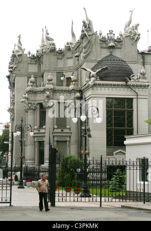 Haus mit Chimäre in Kiew, Ukraine Stockfoto