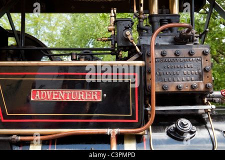 Nahaufnahme von einer Zugmaschine, genannt "Abenteurer", gebaut von R.Garrett und Sons Ltd, Ingenieure, Leiston, England Stockfoto