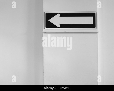 One way directional Warnzeichen. Stockfoto