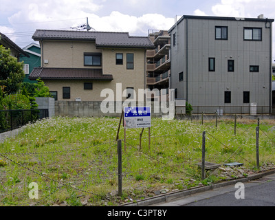 Baugrund zu verkaufen in Saitama-Shi, Großraum Tokio Stockfoto