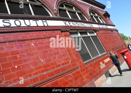 South Kensington unterirdische u-Bahnstation London transport Piccadilly Line Stockfoto