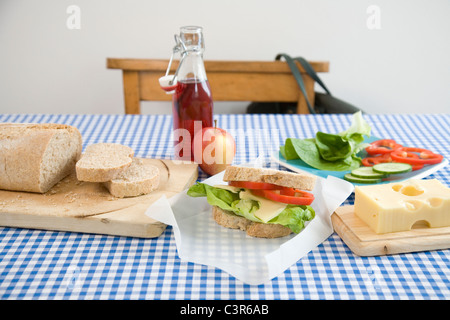 Lunchpaket und Zutaten Stockfoto