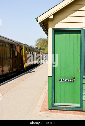 North Yorkshire Moors Railway Dampflok am Bahnhof Pickering England Europa Stockfoto