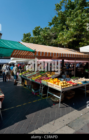 Cours Saleya Markt in Nizza Stockfoto