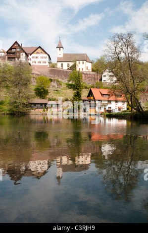 Stadtbild Ansicht Berneck mit der protestantischen Kirche, Kreis Calw, Schwarzwald, Baden-Württemberg, Deutschland Stockfoto