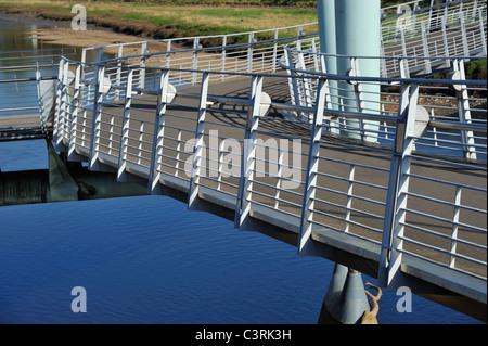 Detail der Millenium Brücke und Fluss Lune. Lancaster, Lancashire, England, Vereinigtes Königreich, Europa. Stockfoto