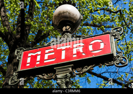 U-Bahn-Schild, Paris, Frankreich Stockfoto