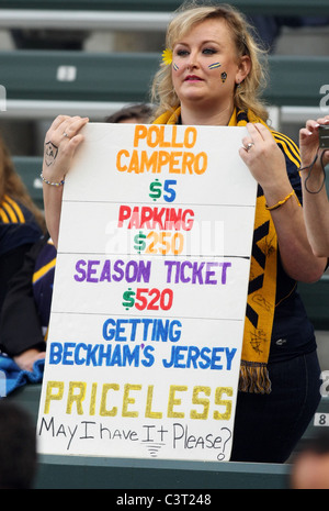 DAVID BECKHAM FAN MIT ZEICHEN PROMIS BEI LA GALAXY V SPORTING KANSAS CITY MLS FUßBALL MATCH CARSON LOS ANGELES KALIFORNIEN 14 M Stockfoto