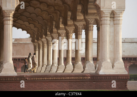 Agra Fort erbaut von Großmogul am Ufer des Flusses Yamuna, Agra, Uttar Pradesh, Indien Stockfoto