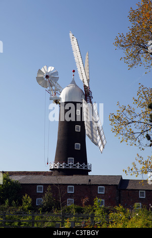 SCHWARZEN & weißen Windmühle SKIDBY EAST YORKSHIRE ENGLAND 1. Mai 2011 Stockfoto