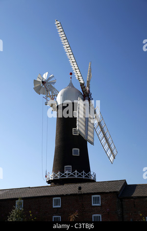 SCHWARZEN & weißen Windmühle SKIDBY EAST YORKSHIRE ENGLAND 1. Mai 2011 Stockfoto