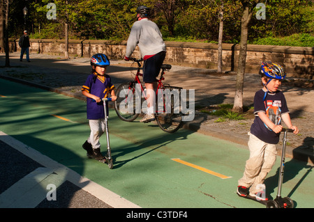 Brooklyn, NY - 30. April 2011 - The Prospect Park West-Radweg Stockfoto