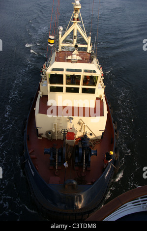 Hafen von Amsterdam zu zerren "Friesland", North Sea Ship Canal, Amsterdam in Ijmuiden, Niederlande Stockfoto