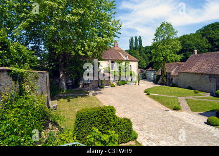 Der Herzog und die Herzogin von Windsor Land Haus Le Moulin De La Tuilerie in GIF-Sur-Yvette, Frankreich Stockfoto