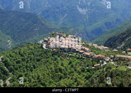 Das hochgelegene Dorf Utelle im finestre Tal im Hinterland der Alpes-Maritimes Stockfoto