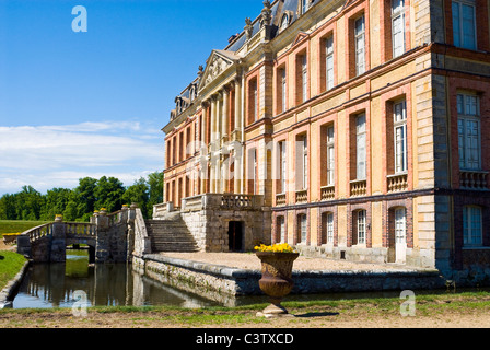Château de Dampierre in Dampierre-En-Yvelines, in Vallée de Chevreuse, Frankreich Stockfoto