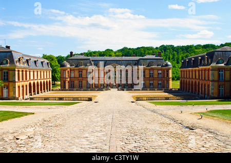 Château de Dampierre in Dampierre-En-Yvelines, in Vallée de Chevreuse, Frankreich Stockfoto