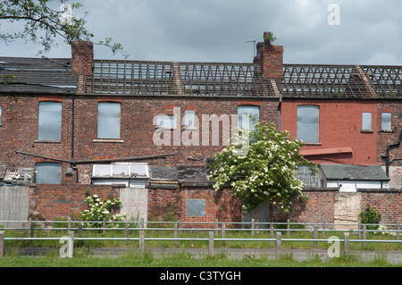 Terrassenförmig angelegten Anwesen in höheren Broughton, Salford, Abriss nach verbindliche Bestellung von Salford Stadtrat erwartet. Stockfoto