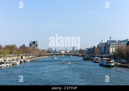 Blick auf die Ufer von Pont De La Concorde, Paris, Frankreich Stockfoto