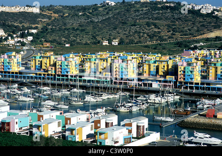 Albufeira Yachthafen, befindet sich an der Algarve an der Küste des südlichen Portugal Stockfoto