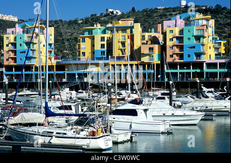 Albufeira Yachthafen, befindet sich an der Algarve an der Küste des südlichen Portugal Stockfoto