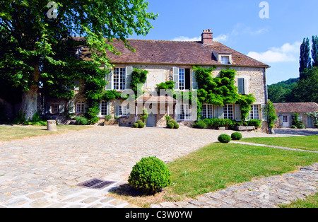 Der Herzog und die Herzogin von Windsor Land Haus Le Moulin De La Tuilerie in GIF-Sur-Yvette, Frankreich Stockfoto